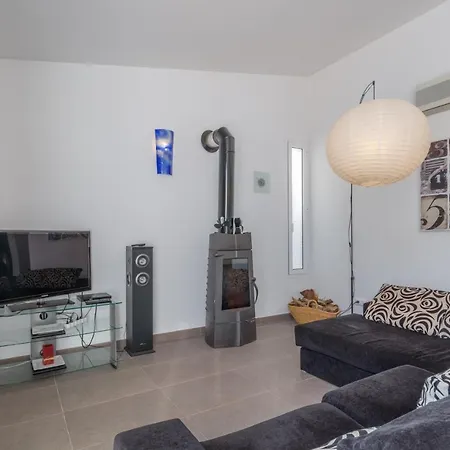 - 27077 Mallorca Chalet